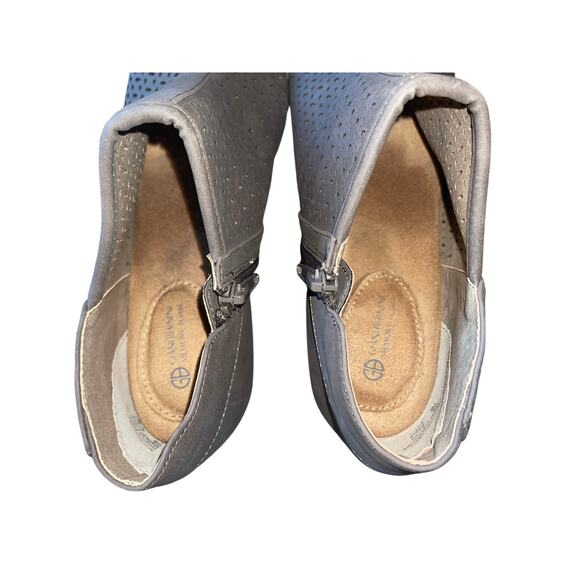 Giani Bernini Angye Memory Foam Perforated Peep Toe Booties - Size 7W *** - Picture 6 of 6